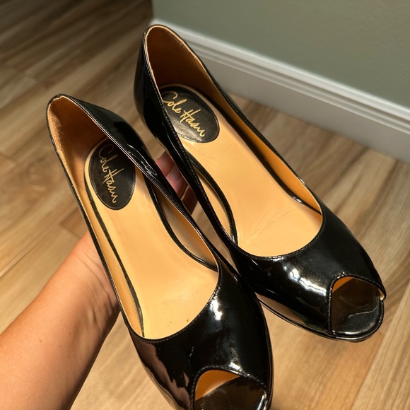 Cole Haan Peep Toe Black Patent Pumps Nike Air Collection Heels Sandals Shiny - Picture 4 of 8